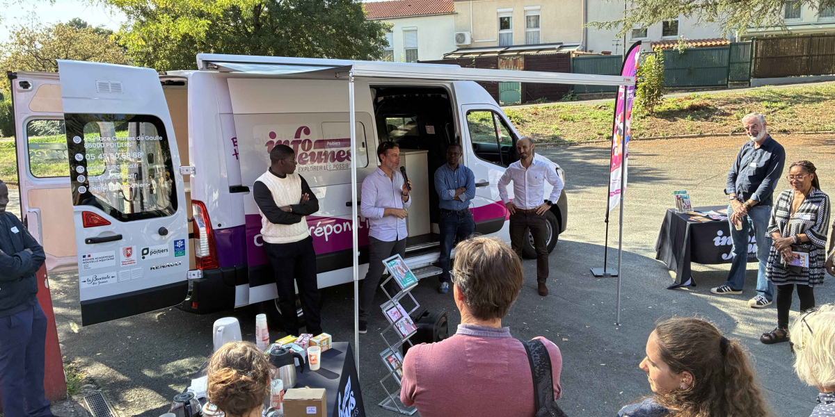 Info Jeunes Poitiers s'équipe d'un camion pour aller vers les jeunes des QPV