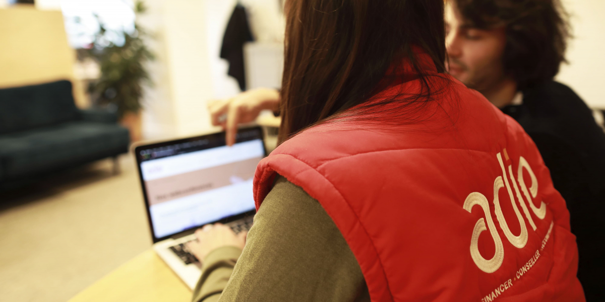Trois webinaires de l'Adie qui peuvent t'aider à créer ton business